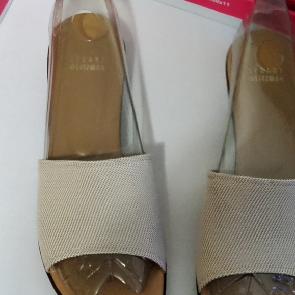 Clothes - Picture 3 of 8